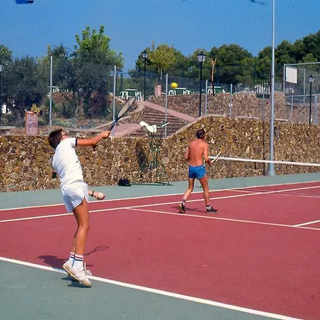 Camping Castell Montgri Ii * Л'Эстартит